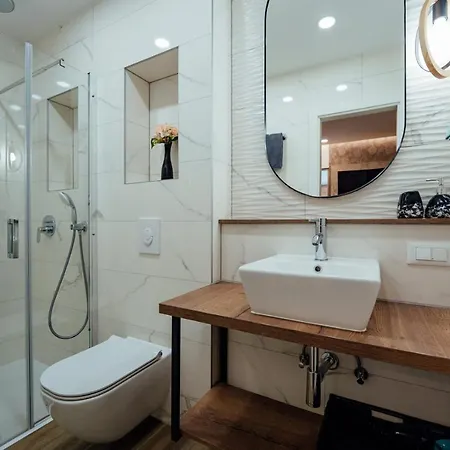 Tina Apartment *